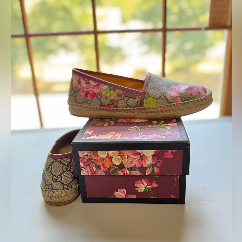 Gucci Women's Pink Floral Espadrilles - Picture 5 of 6